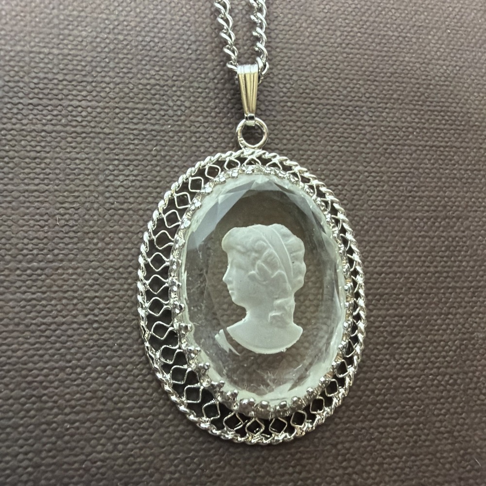 Vintage Whiting & Davis Crystal Intaglio Cameo Pendant Necklace Ornate Filigree